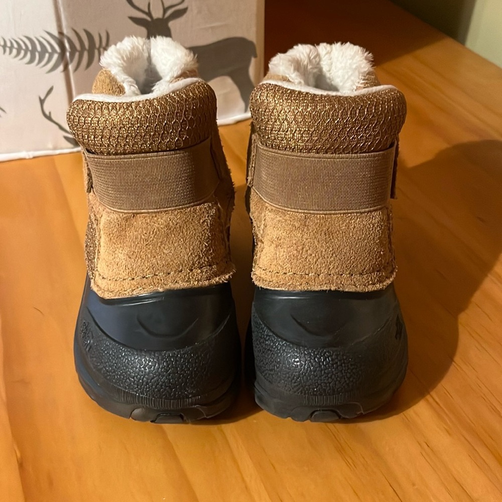 Toddler Northface snow boots. Excellent condition!